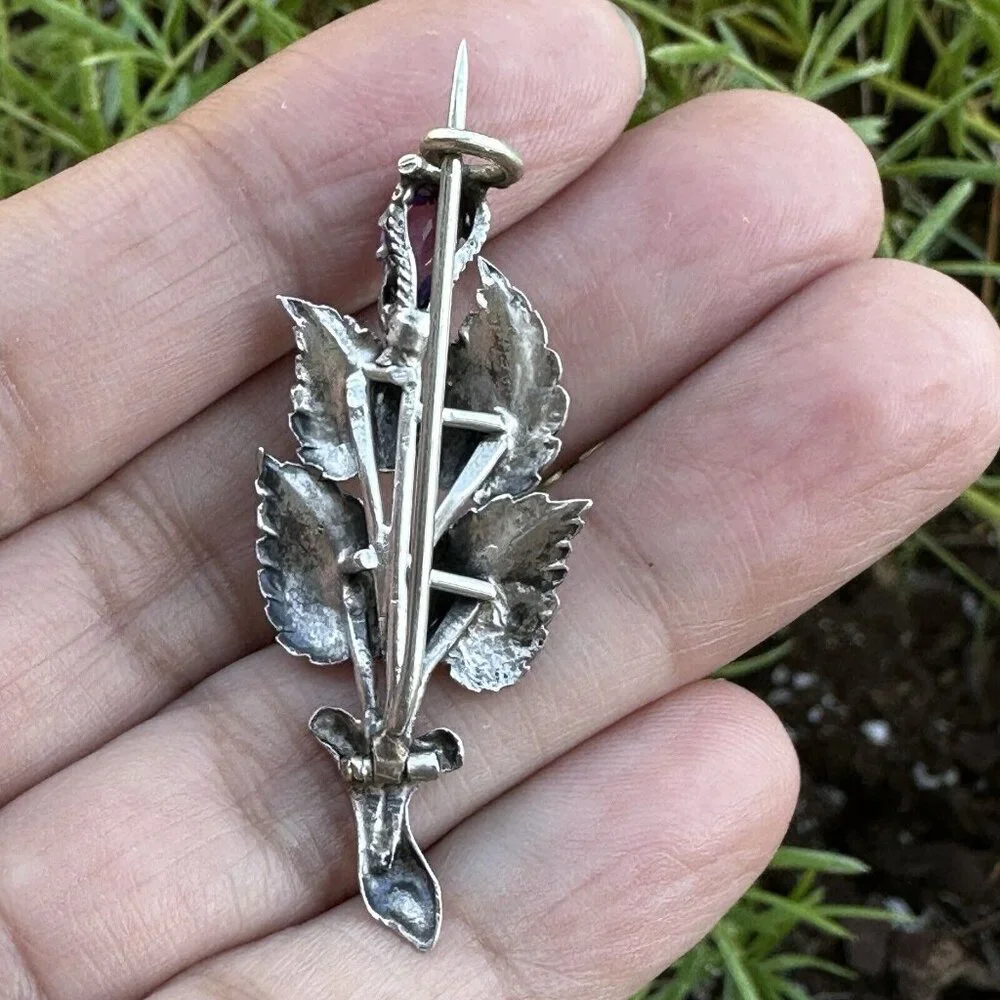 Antique Flower Pin Brooch 1.875 Inch Purple Amethyst Silver C-Clasp 3.3g Leaves‎